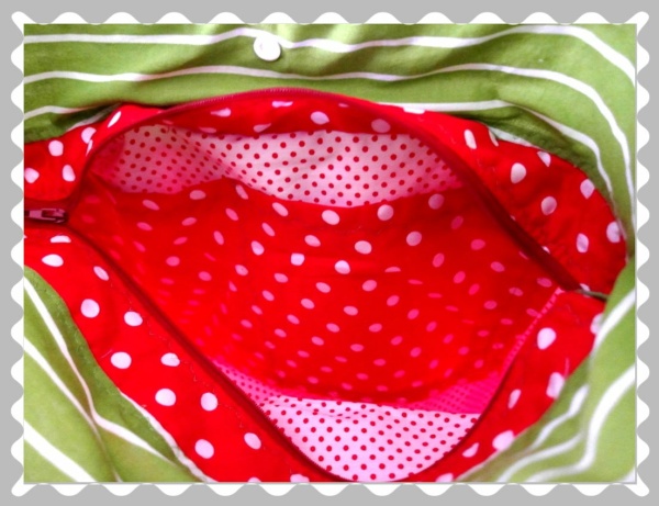 Ballontasche "Rot mit weißen Punkten/Grün Streifen"