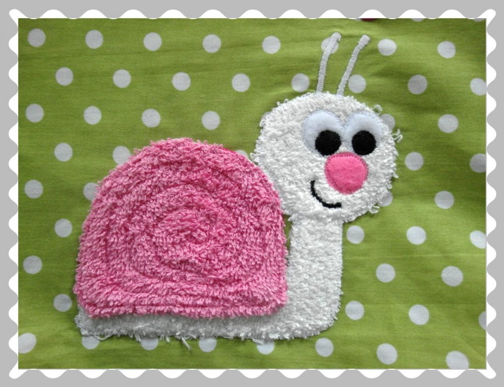 Kitaset mit einer süßen Schnecke in Deinen Wunschstoffen und Namen